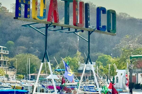Huatulco sign